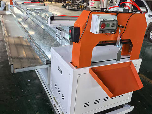 尼龍條自動(dòng)切割機(jī)