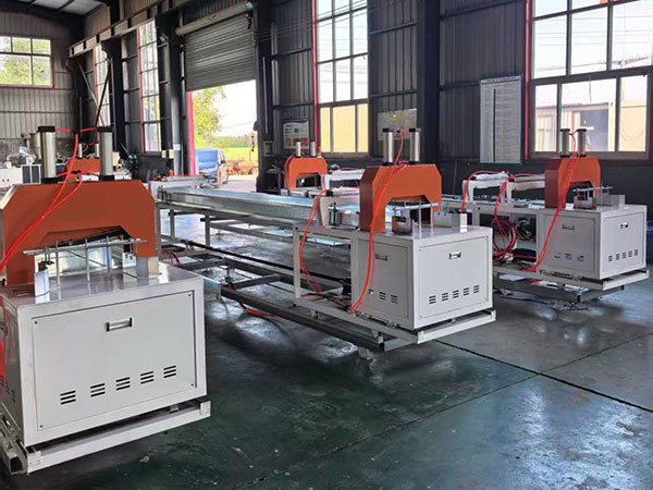 尼龍條自動(dòng)切割機(jī)