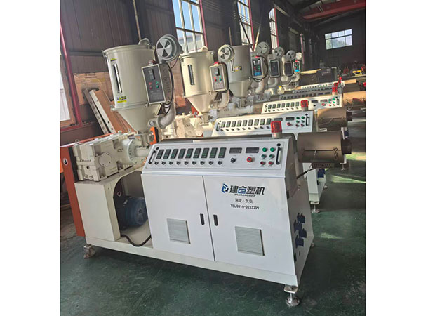 異型材擠出機(jī)